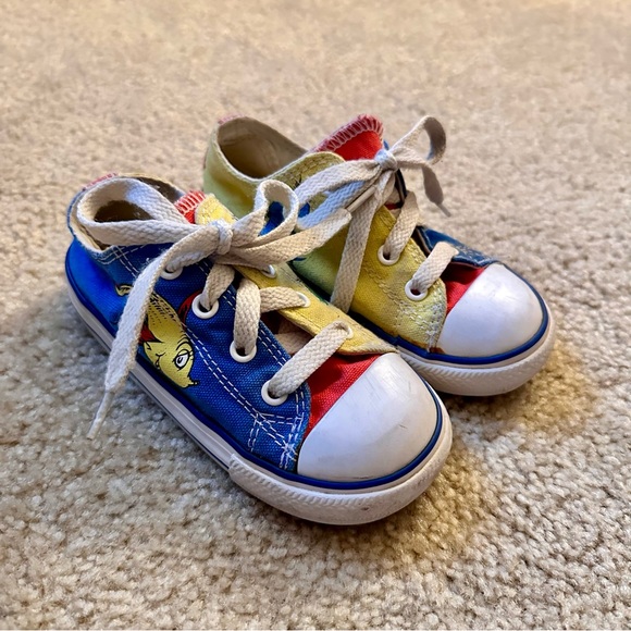 Converse Dr. Seuss ‘One Fish Two Fish’ Sneakers - Picture 2 of 8